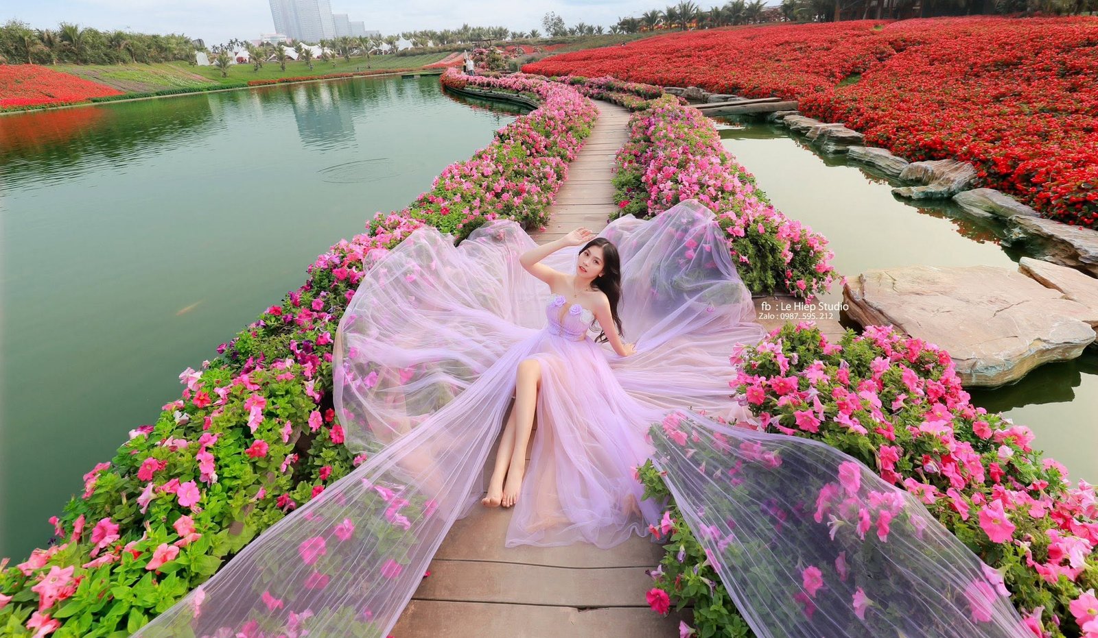 Vườn hoa rực rỡ - Le Hiep Studio
